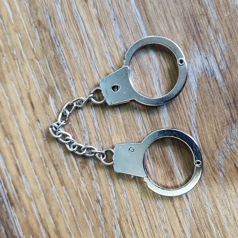 Mini Handcuffs Silver - Picture 2 of 3